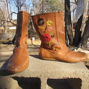 Gianni Bini Howdy Moccasin Boots